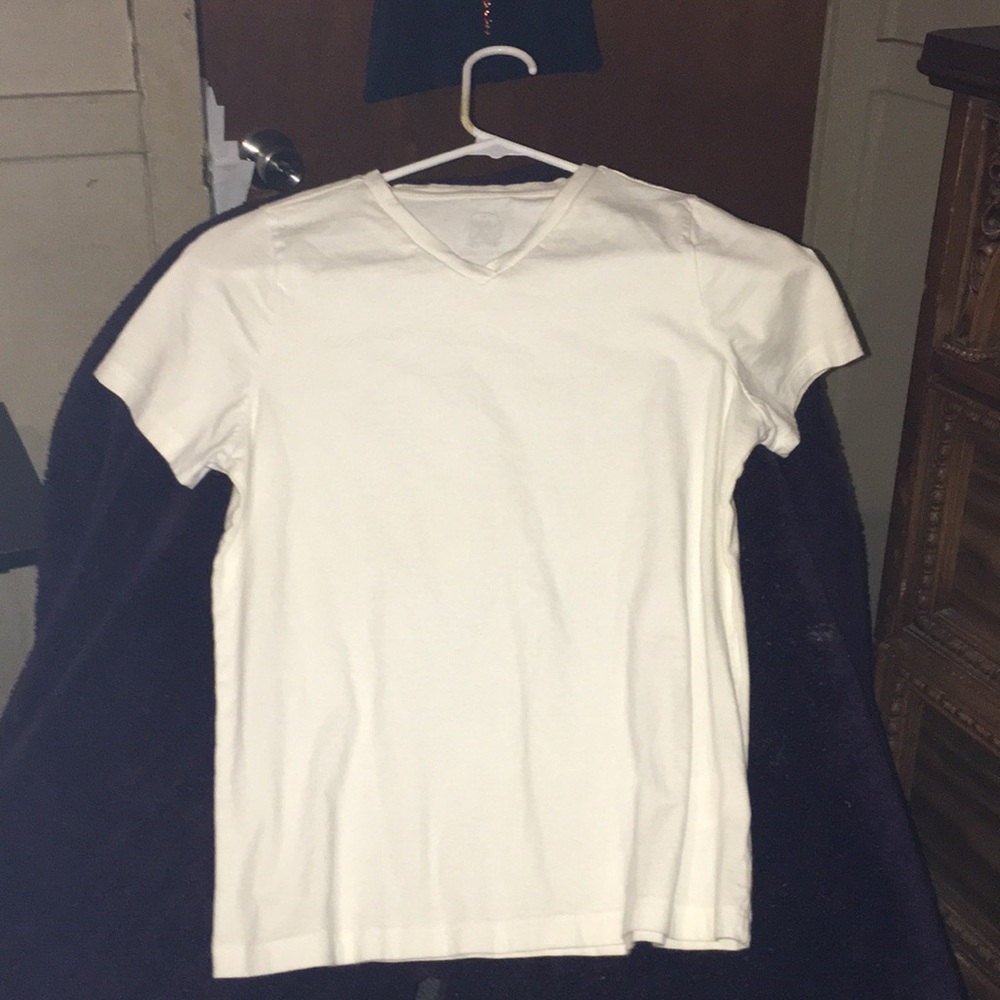 white tee shirt